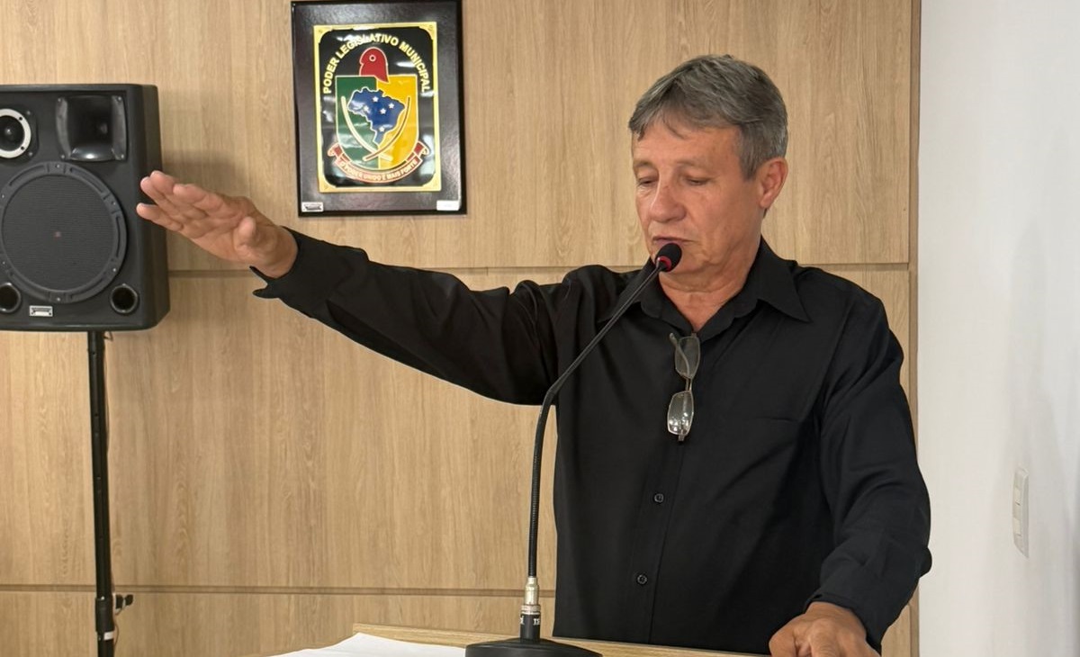Niltinho toma posse como vereador na Câmara de Santos Dumont